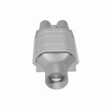 Load image into Gallery viewer, MagnaFlow Exhaust Products 99047HM HM Grade Universal Catalytic Converter for Select Chevrolet Express 1500, Chevrolet Express 2500, GMC Savana 1500, GMC Savana