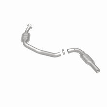 Load image into Gallery viewer, MagnaFlow Exhaust Products 447267 California CARB Direct-Fit Catalytic Converter for Select Chevrolet Express 2500, Chevrolet Express 3500, GMC Savana 2500, GMC Savana