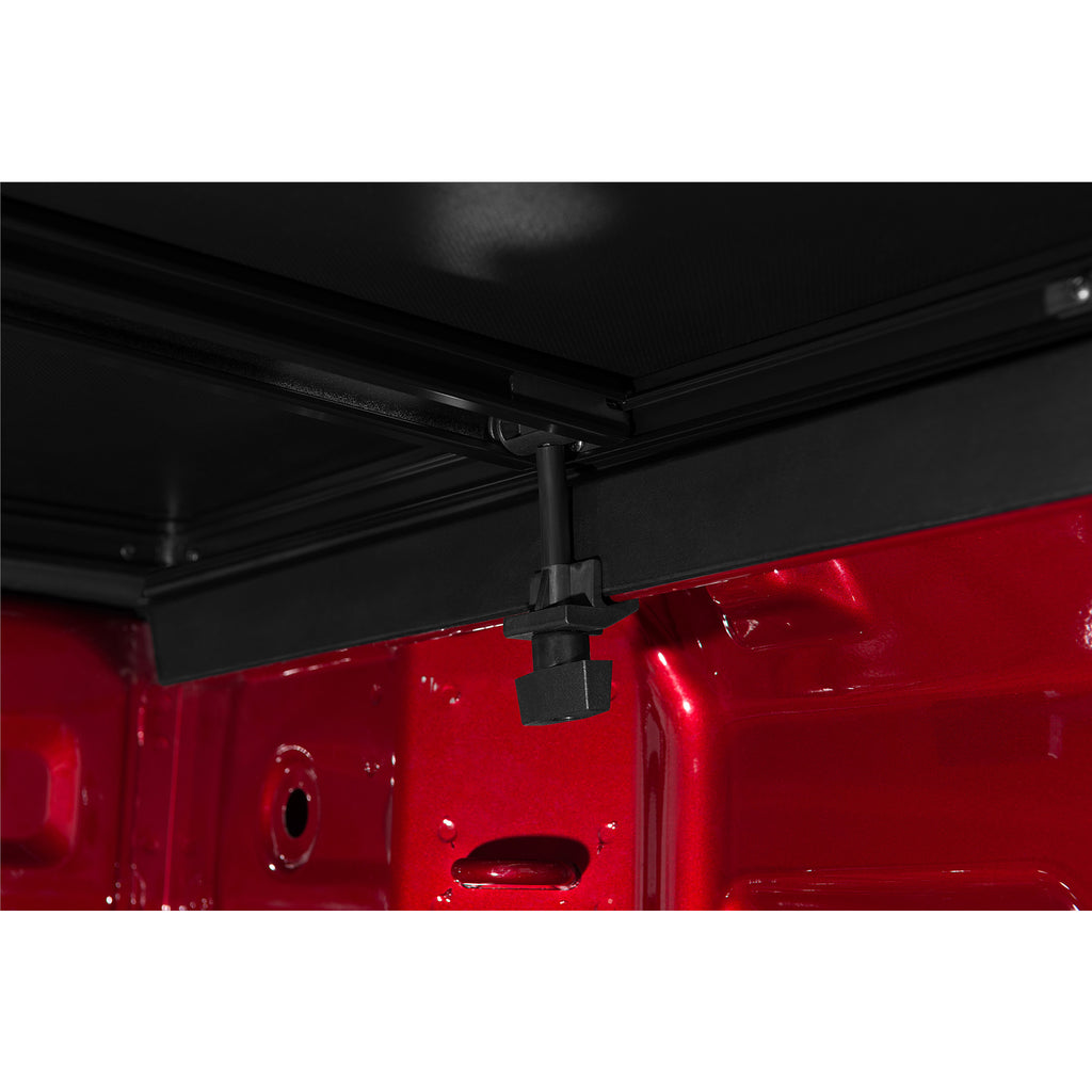 19C-Silverado-1500-8Ft-Bed-Tonneau-Genesis-Trifold