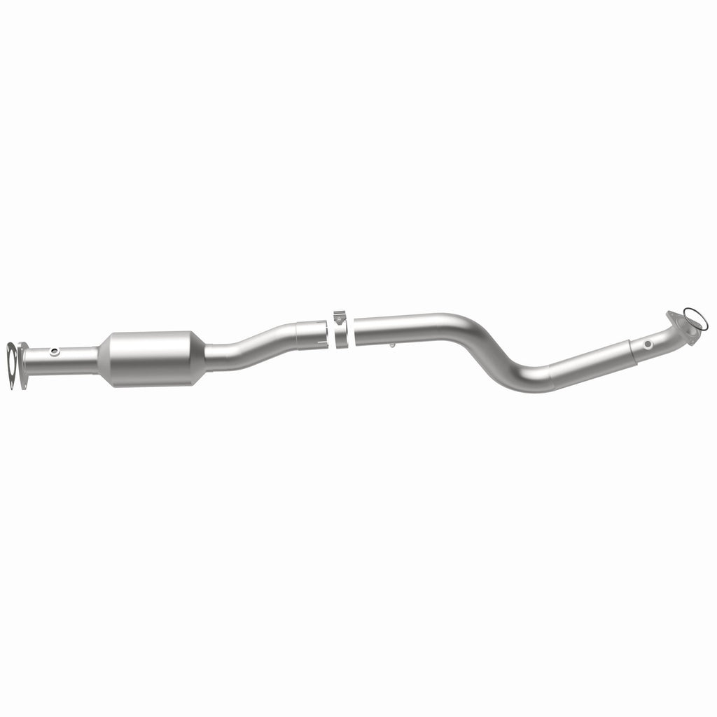 MagnaFlow Exhaust Products 280428 OEM Grade Direct-Fit Catalytic Converter for Select Chevrolet Express 4500, GMC Savana