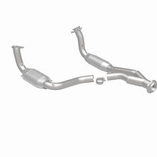 Load image into Gallery viewer, MagnaFlow Exhaust Products 4451640 California CARB Direct-Fit Catalytic Converter for Select Chevrolet SSR