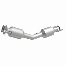Load image into Gallery viewer, MagnaFlow Exhaust Products 6511753 California CARB Direct-Fit Catalytic Converter for Select Nissan Versa, Nissan Versa Note