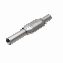 Load image into Gallery viewer, MagnaFlow Exhaust Products 3391473 California CARB Direct-Fit Catalytic Converter for Select Chevrolet C1500, Chevrolet C2500, Chevrolet C2500 Suburban, Chevrolet C3500, Chevrolet K2500, Chevrolet K2500 Suburban, Chevrolet K3500, Chevrolet R2500