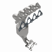 Load image into Gallery viewer, MagnaFlow Exhaust Products 5531321 California CARB Manifold Catalytic Converter for Select Hyundai Accent, Kia Rio, Kia Rio5