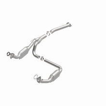 Load image into Gallery viewer, MagnaFlow Exhaust Products 24081 HM Grade Direct-Fit Catalytic Converter for Select Chevrolet Express 1500, Chevrolet Express 2500, GMC Savana 1500, GMC Savana