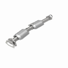 Load image into Gallery viewer, MagnaFlow Exhaust Products 51379 OEM Grade Direct-Fit Catalytic Converter for Select Ford Ranger, Mazda B3000, Mazda B4000
