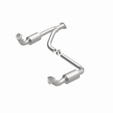 Load image into Gallery viewer, MagnaFlow Exhaust Products 4451420 California CARB Direct-Fit Catalytic Converter for Select Cadillac Escalade, Chevrolet Tahoe, GMC Yukon