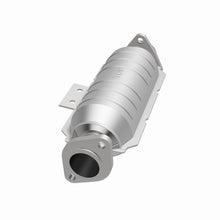 Load image into Gallery viewer, MagnaFlow Exhaust Products 23876 HM Grade Direct-Fit Catalytic Converter for Select Hyundai Elantra, Hyundai Tiburon, Kia Sportage