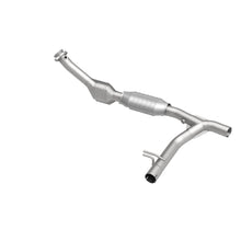 Load image into Gallery viewer, MagnaFlow Exhaust Products 51412 OEM Grade Direct-Fit Catalytic Converter for Select Ford Expedition, Ford F-150, Ford F-250, Lincoln Blackwood, Lincoln Navigator