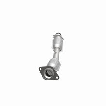 Load image into Gallery viewer, MagnaFlow Exhaust Products 551833 California CARB Direct-Fit Catalytic Converter for Select Nissan Versa