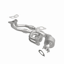 Load image into Gallery viewer, MagnaFlow Exhaust Products 52305 OEM Grade Manifold Catalytic Converter for Select Saab 9-2X, Subaru Forester, Subaru Impreza, Subaru Legacy, Subaru Outback