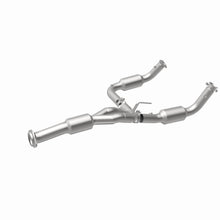 Load image into Gallery viewer, MagnaFlow Exhaust Products 5582812 California CARB Direct-Fit Catalytic Converter for Select Chevrolet Silverado HD, Chevrolet Silverado HD, GMC Sierra HD, GMC Sierra HD