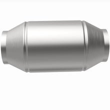 Load image into Gallery viewer, MagnaFlow Exhaust Products 333506 California CARB Universal Catalytic Converter for Select Dodge D100, Dodge D150, Isuzu Pickup, Isuzu Rodeo