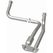 Load image into Gallery viewer, MagnaFlow Exhaust Products 52054 OEM Grade Direct-Fit Catalytic Converter for Select Chevrolet C2500, Chevrolet C2500 Suburban, Chevrolet C3500, Chevrolet K2500, Chevrolet K2500 Suburban, Chevrolet K3500, GMC C2500, GMC C2500 Suburban, GMC C3500, GMC