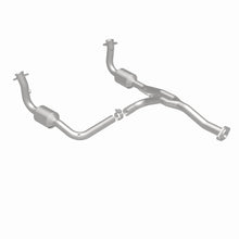 Load image into Gallery viewer, MagnaFlow Exhaust Products 5451186 California CARB Direct-Fit Catalytic Converter for Select Jeep Liberty