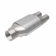 Load image into Gallery viewer, MagnaFlow Exhaust Products 99047HM HM Grade Universal Catalytic Converter for Select Chevrolet Express 1500, Chevrolet Express 2500, GMC Savana 1500, GMC Savana
