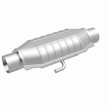Load image into Gallery viewer, MagnaFlow Exhaust Products 334015 California CARB Universal Catalytic Converter for Select Dodge B100, Dodge B150, Dodge D150, Dodge Dakota, Dodge Ramcharger, Ford Bronco, Ford E-100 Econoline, Ford E-100 Econoline Club Wagon, Ford E-150 Econoline, Ford