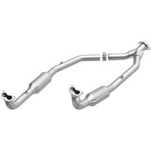 Load image into Gallery viewer, MagnaFlow Exhaust Products 4551028 California CARB Direct-Fit Catalytic Converter for Select Land Rover Discovery