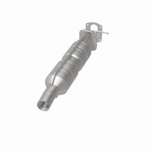 Load image into Gallery viewer, MagnaFlow Exhaust Products 24161 HM Grade Direct-Fit Catalytic Converter for Select Ford F-250 Super Duty, Ford F-350 Super Duty, Ford F-450 Super Duty, Ford F-550 Super Duty