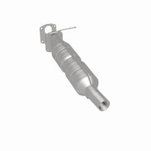 Load image into Gallery viewer, MagnaFlow Exhaust Products 24161 HM Grade Direct-Fit Catalytic Converter for Select Ford F-250 Super Duty, Ford F-350 Super Duty, Ford F-450 Super Duty, Ford F-550 Super Duty