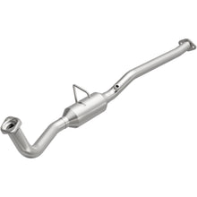Load image into Gallery viewer, MagnaFlow Exhaust Products 4481167 California CARB Direct-Fit Catalytic Converter for Select Geo Metro, Suzuki Swift