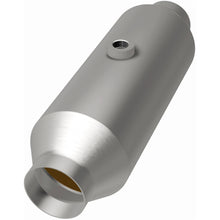 Load image into Gallery viewer, MagnaFlow Exhaust Products 5451354 California CARB Universal Catalytic Converter for Select Dodge Dakota, Ford Freestar, Ford Ranger, Mazda B4000, Mercury Monterey, Mitsubishi Raider