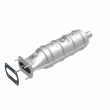 Load image into Gallery viewer, MagnaFlow Exhaust Products 339202 California CARB Direct-Fit Catalytic Converter for Select Ford E-250 Econoline, Ford E-250 Econoline Club Wagon, Ford E-350 Econoline, Ford E-350 Econoline Club Wagon, Ford F-250, Ford F-350