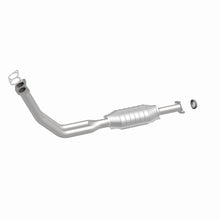 Load image into Gallery viewer, MagnaFlow Exhaust Products 3391618 California CARB Direct-Fit Catalytic Converter for Select Geo Tracker, Suzuki Sidekick