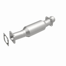 Load image into Gallery viewer, MagnaFlow Exhaust Products 3391425 California CARB Direct-Fit Catalytic Converter for Select International Scout II