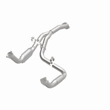 Load image into Gallery viewer, MagnaFlow Exhaust Products 21-252 OEM Grade Direct-Fit Catalytic Converter for Select Chevrolet Silverado HD, Chevrolet Silverado HD, GMC Sierra HD, GMC Sierra HD