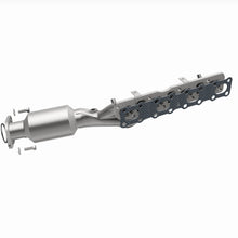 Load image into Gallery viewer, MagnaFlow Exhaust Products 5582380 California CARB Manifold Catalytic Converter for Select INFINITI QX56, Nissan Armada, Nissan TITAN