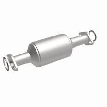 Load image into Gallery viewer, MagnaFlow Exhaust Products 3391884 California CARB Direct-Fit Catalytic Converter for Select Toyota 4Runner, Toyota Pickup