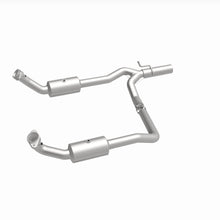 Load image into Gallery viewer, MagnaFlow Exhaust Products 5551599 California CARB Direct-Fit Catalytic Converter for Select Ford E-350 Super Duty