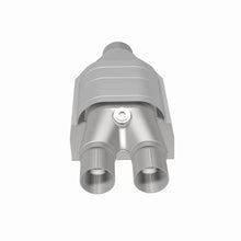 Load image into Gallery viewer, MagnaFlow Exhaust Products 51667 OEM Grade Universal Catalytic Converter for Select Dodge Ram 1500, Dodge Ram 2500, Dodge Ram
