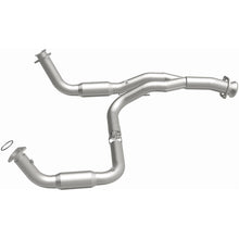 Load image into Gallery viewer, MagnaFlow Exhaust Products 5451644 California CARB Direct-Fit Catalytic Converter for Select Chevrolet Silverado HD, Chevrolet Silverado HD, GMC Sierra HD, GMC Sierra HD