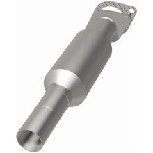Load image into Gallery viewer, MagnaFlow Exhaust Products 5671808 California CARB Direct-Fit Catalytic Converter for Select Ford Taurus, Ford Taurus X, Mercury Sable