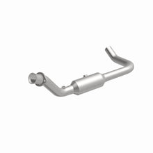 Load image into Gallery viewer, MagnaFlow Exhaust Products 5451651 California CARB Direct-Fit Catalytic Converter for Select Chrysler Aspen, Dodge Durango