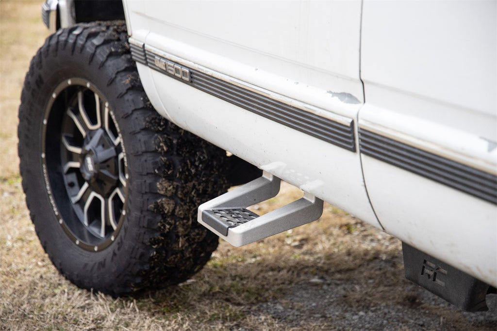 Rough Country 117510 Universal Hoop Step for Select Chevrolet Silverado HD, Chevrolet Silverado HD, GMC Sierra HD, GMC Sierra HD, Nissan Frontier