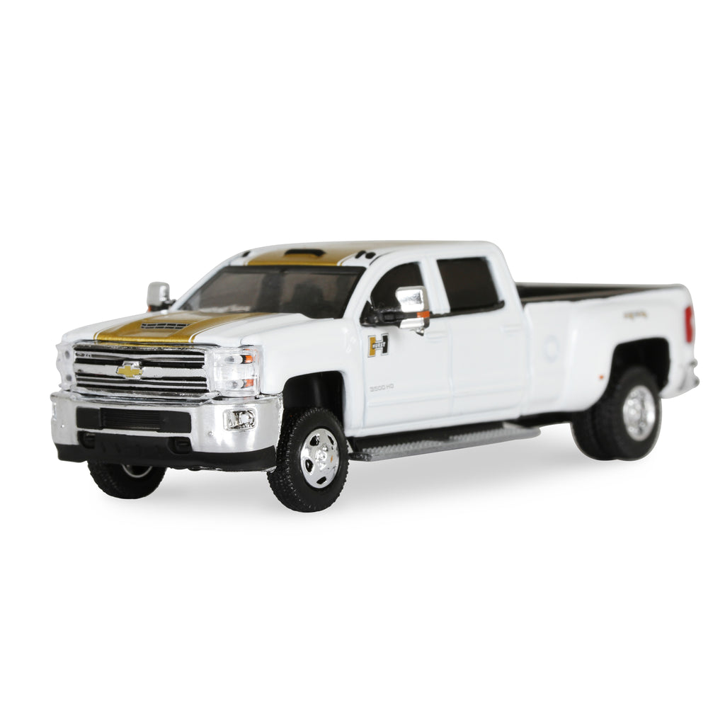2018-Chevrolet-3500-Dually-With-2018-Chevrolet-Camaro-Ss-With-Hd-Trailer