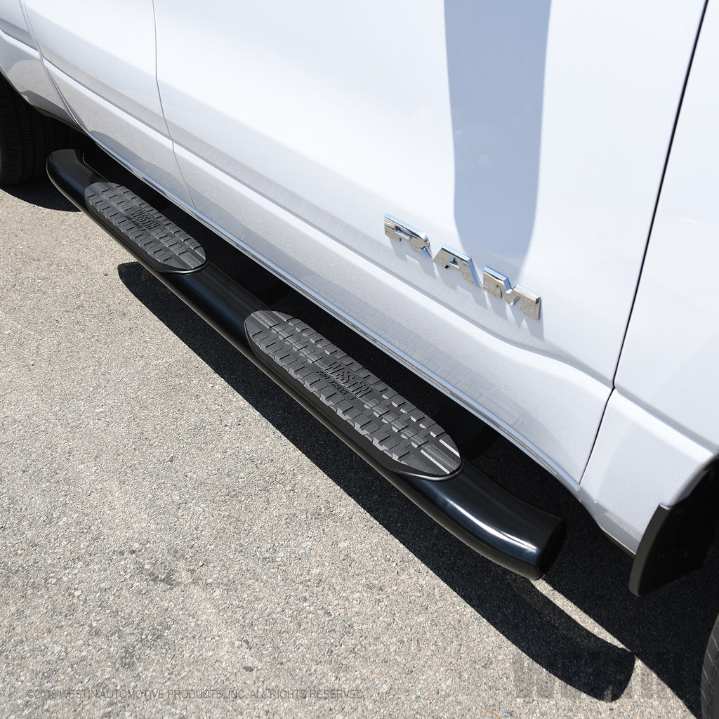2019-Ram-1500-Quad-Cab-(Excl-Classic)-Pro-Traxx-5-Oval-Nerf-Step-Bars---Black