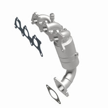 Load image into Gallery viewer, MagnaFlow Exhaust Products 51861 OEM Grade Manifold Catalytic Converter for Select Chrysler Sebring, Dodge Avenger