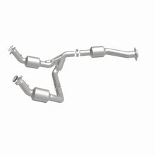Load image into Gallery viewer, MagnaFlow Exhaust Products 280745 OEM Grade Direct-Fit Catalytic Converter for Select Chevrolet Silverado HD, Chevrolet Silverado HD, GMC Sierra HD, GMC Sierra HD