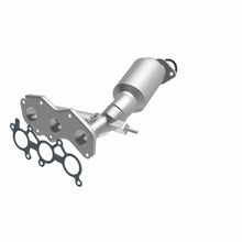 Load image into Gallery viewer, MagnaFlow Exhaust Products 5582556 California CARB Manifold Catalytic Converter for Select Toyota Sienna