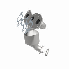 Load image into Gallery viewer, MagnaFlow Exhaust Products 5582832 California CARB Manifold Catalytic Converter for Select Lexus RX350, Toyota Highlander, Toyota Sienna