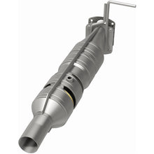 Load image into Gallery viewer, MagnaFlow Exhaust Products 280436 OEM Grade Direct-Fit Catalytic Converter for Select Ford F-53 Motorhome Chassis, Ford F-59 Commercial Stripped Chassis