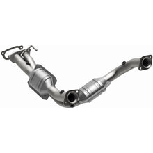Load image into Gallery viewer, MagnaFlow Exhaust Products 458023 California CARB Direct-Fit Catalytic Converter for Select Ford Ranger, Mazda B4000