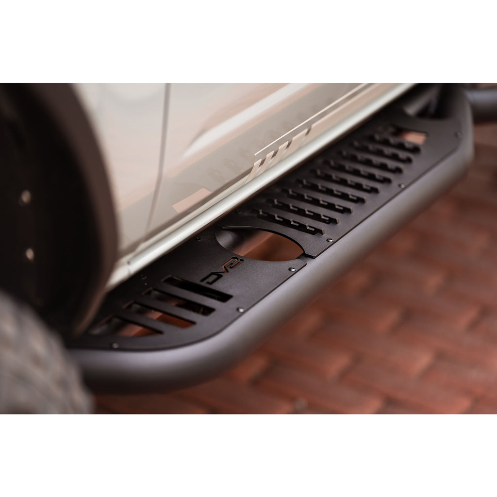 21C-Bronco-Oe-Plus-Series-Side-Steps-Steel-Micro-Texture-Powder-Coat-Finish