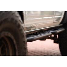 Load image into Gallery viewer, 21C-Bronco-Oe-Plus-Series-Side-Steps-Steel-Micro-Texture-Powder-Coat-Finish
