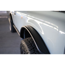 Load image into Gallery viewer, 21C-Bronco(Ex-RaptorEverglades)Tube-Fender-Flares-Black