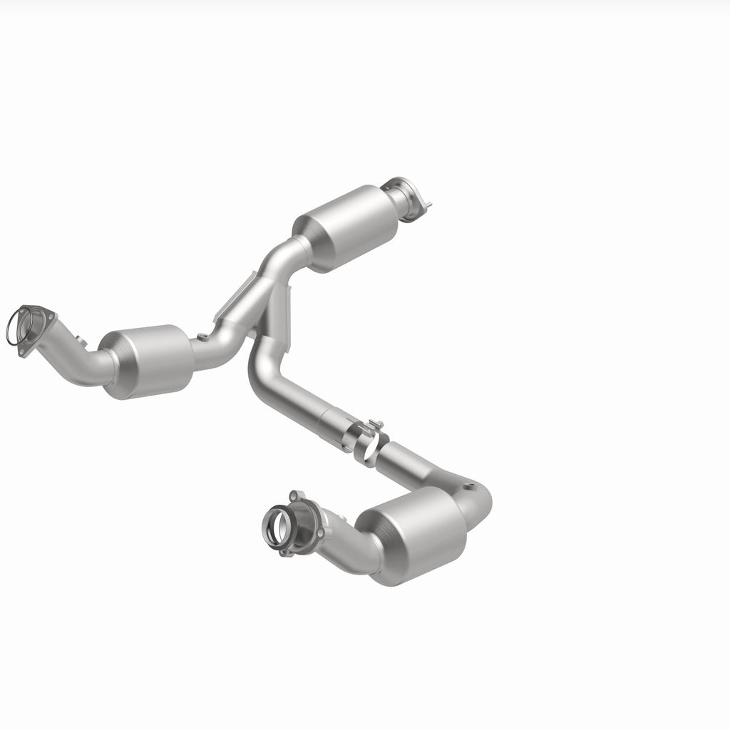 MagnaFlow Exhaust Products 280429 OEM Grade Direct-Fit Catalytic Converter for Select Chevrolet Express 2500, Chevrolet Express 3500, Chevrolet Express 4500, GMC Savana 2500, GMC Savana 3500, GMC Savana